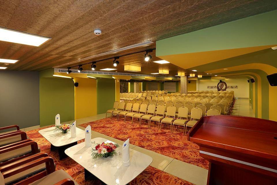Hotel New York Square Kottayam Exterior photo