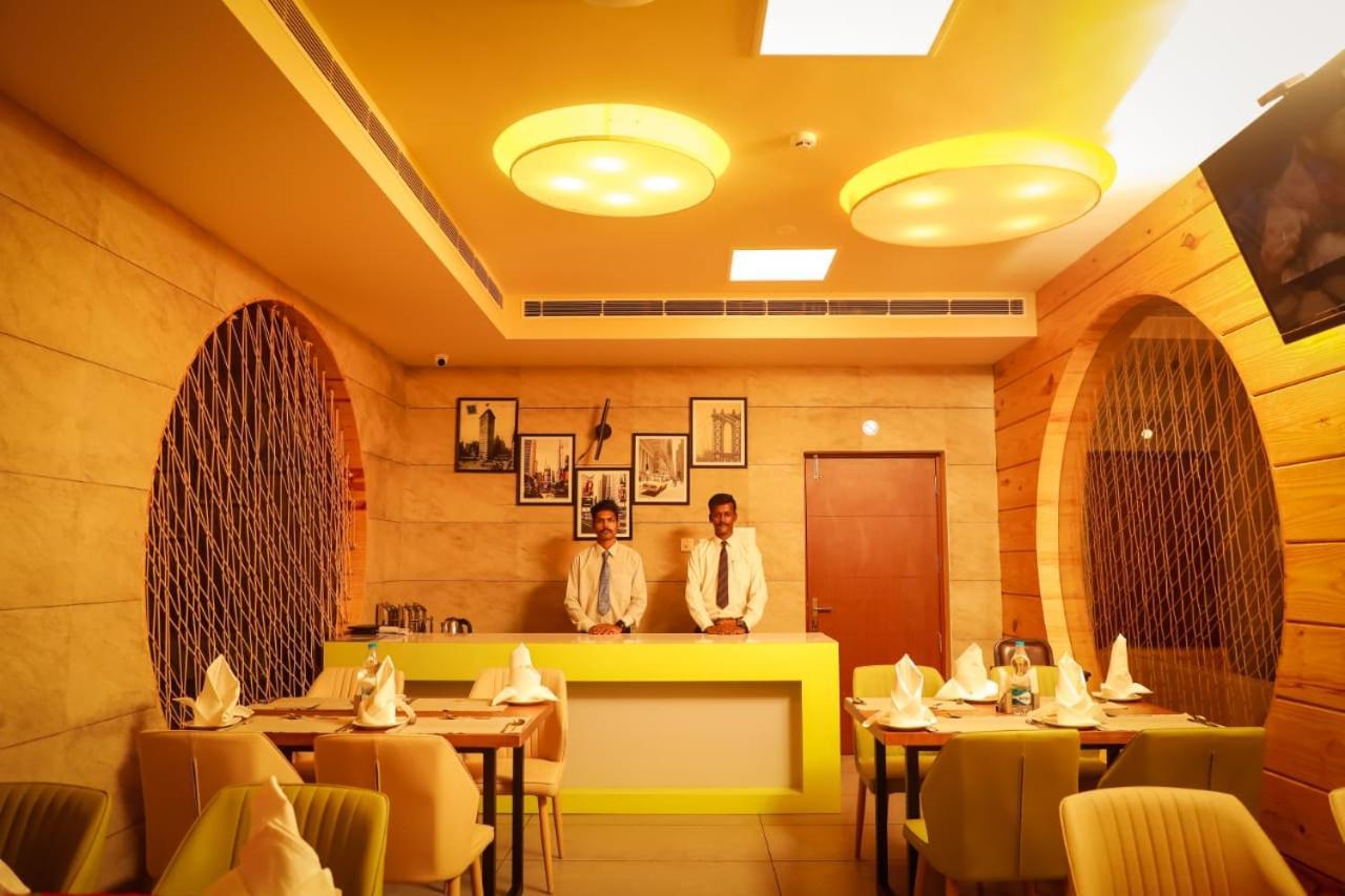 Hotel New York Square Kottayam Exterior photo