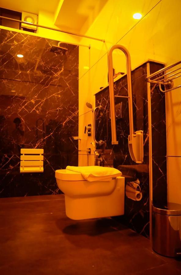Hotel New York Square Kottayam Exterior photo